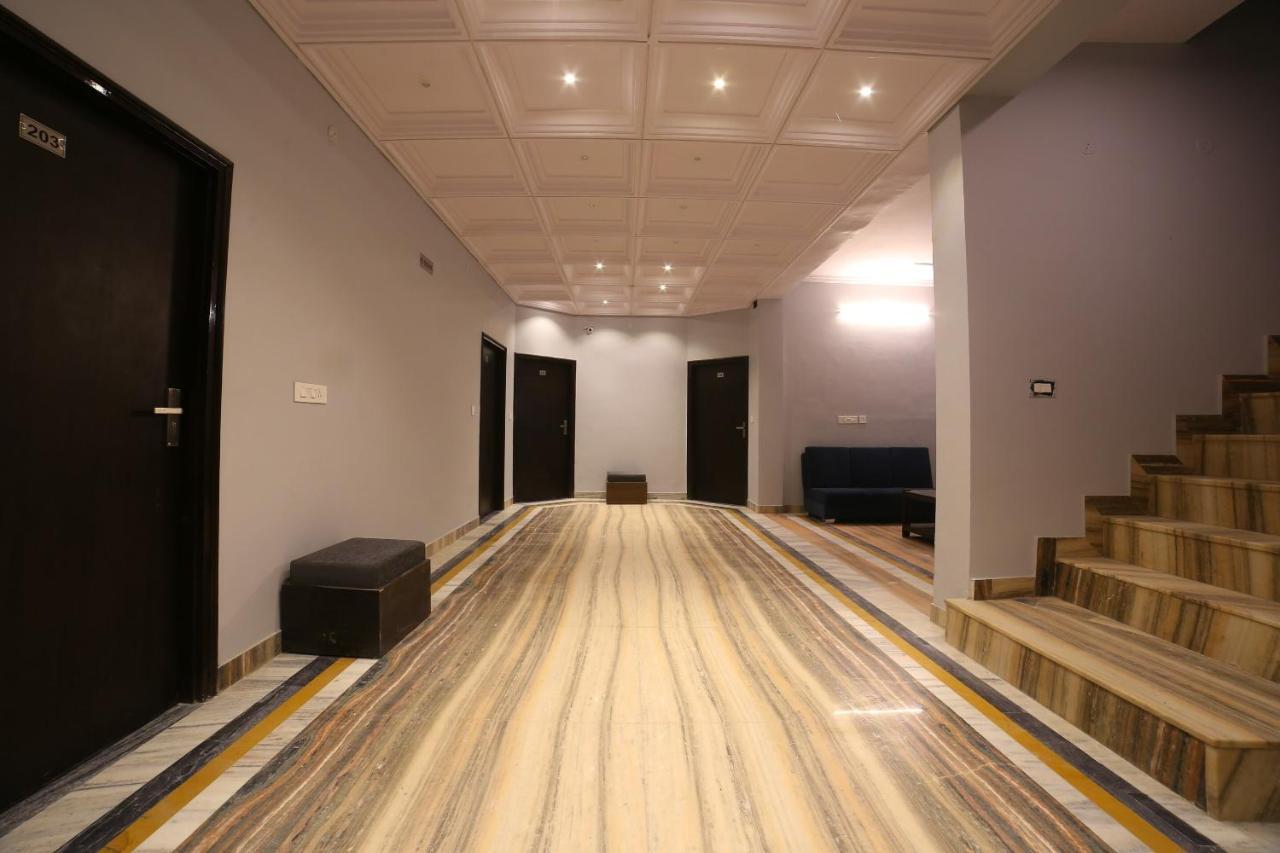 Oyo 16536 Hotel Vasko Jaipur Luaran gambar